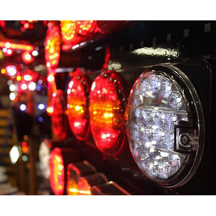 Rond LED Achterlicht 140 mm: 8x LED, E4, IP67, Remlicht & Richtingaanwijzer.