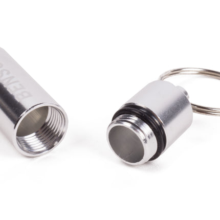 Pillendoos met sleutelhanger 52 x ø14 mm – o Spatwaterdicht pillen blijven goed droog