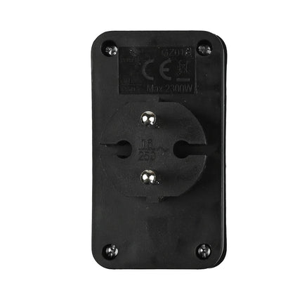Stekker Quattro Zwart, 10A, 2300W, 250V, IP20, voor binnengebruik.